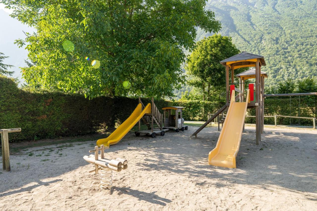 Отель Camping Le Rochetaillee Grandes Sables Экстерьер фото