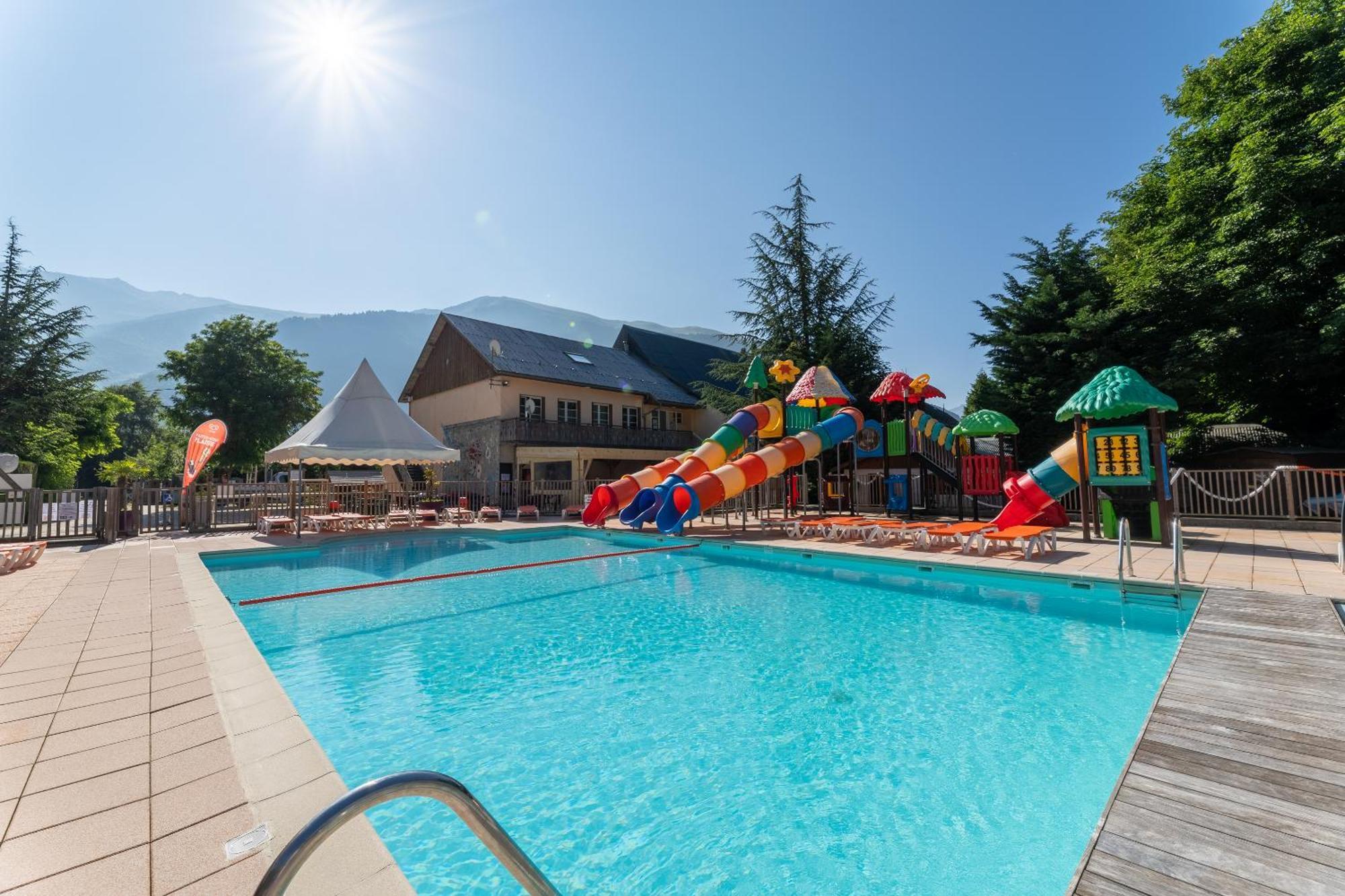 Отель Camping Le Rochetaillee Grandes Sables Экстерьер фото